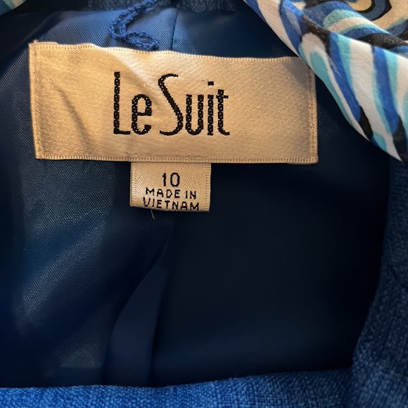 Like new! Blue pant suit - Picture 3 of 6